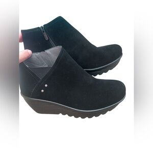 Skechers Parallel Day Date black leather wedge ankle boots booties